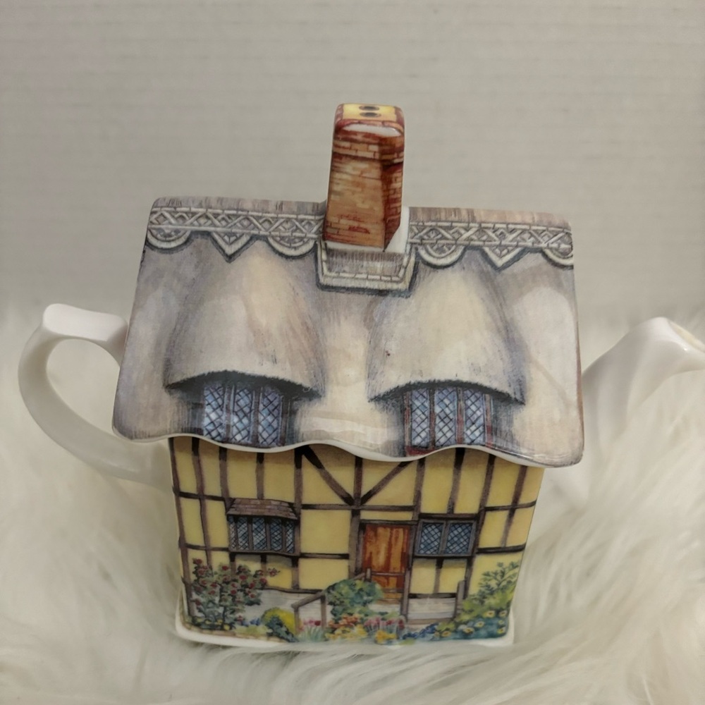 Vintage James Sadler Anne Hathaway Stratford-on-Avon Cottage Teapot